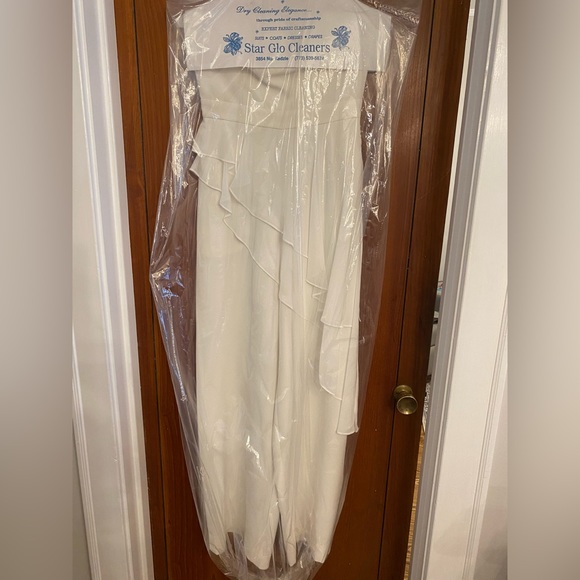 BCBGMAXAZRIA White Assymeyric Ruffled Strapless Jumpsuit Size 6 - Picture 5 of 6